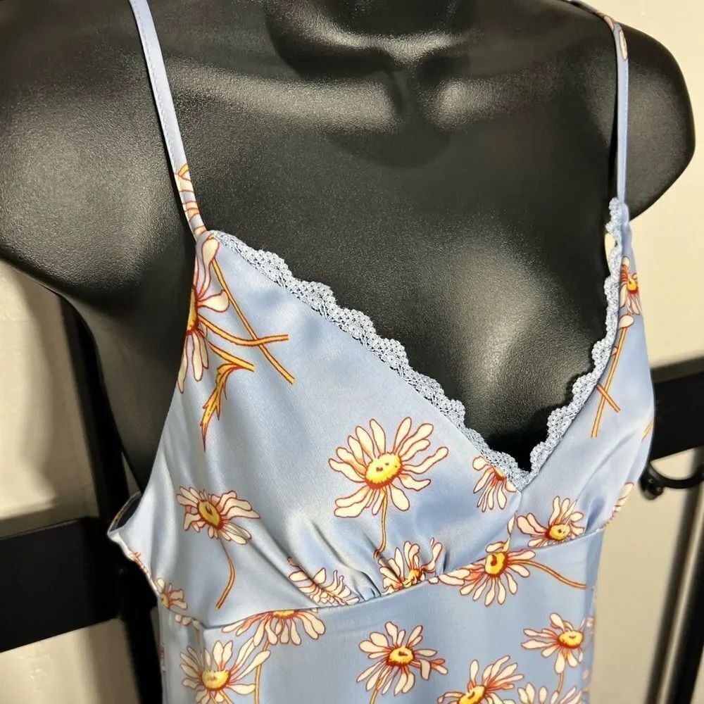 Kimchi Blue Urban Outfitters Satin Mini Floral Dress Size Medium - Picture 6 of 16